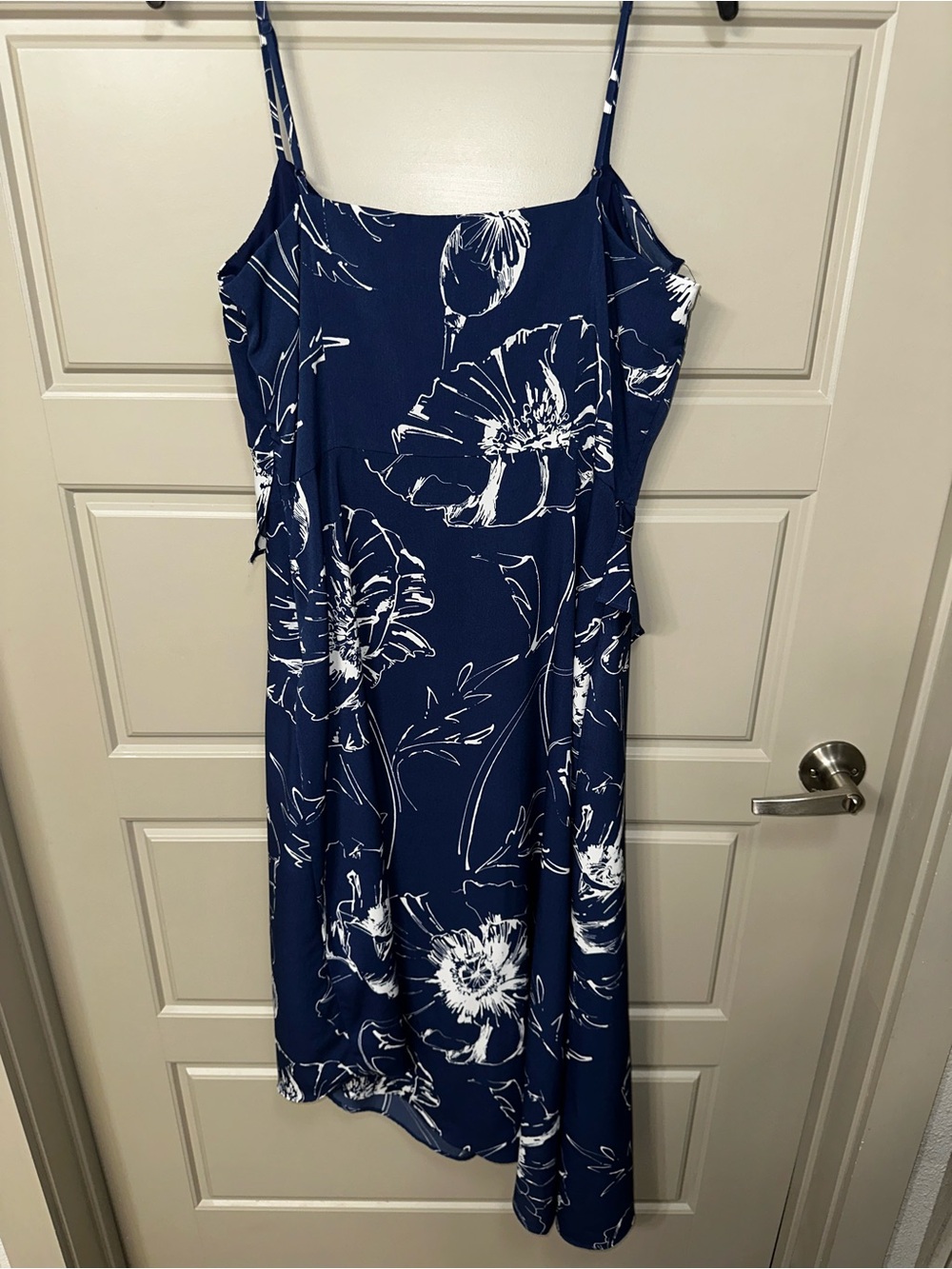Banana Republic Floral Midi Dress in Blue & White Size 8 Like New - Picture 4 of 5